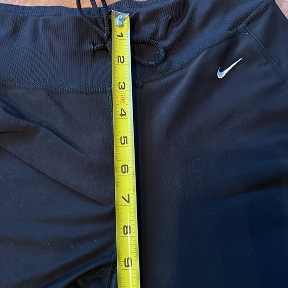Like new Nike Fit Dry athletic capris - Picture 6 of 12